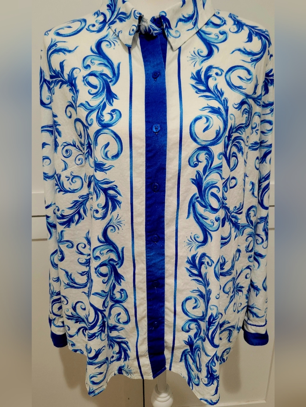 Investments Women Blue & White Scroll Print Linen Blend Button-Up Blouse | 2XL - Picture 7 of 7